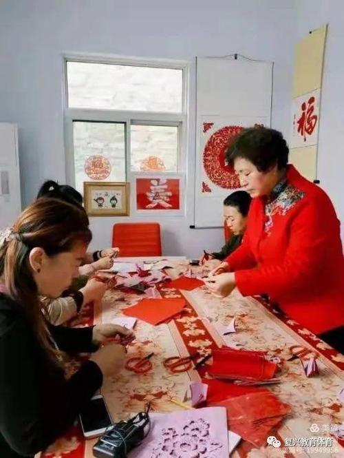 区教体局工会办公室精心组织各校开展庆“三八”文体活动，展现教职工时代风采